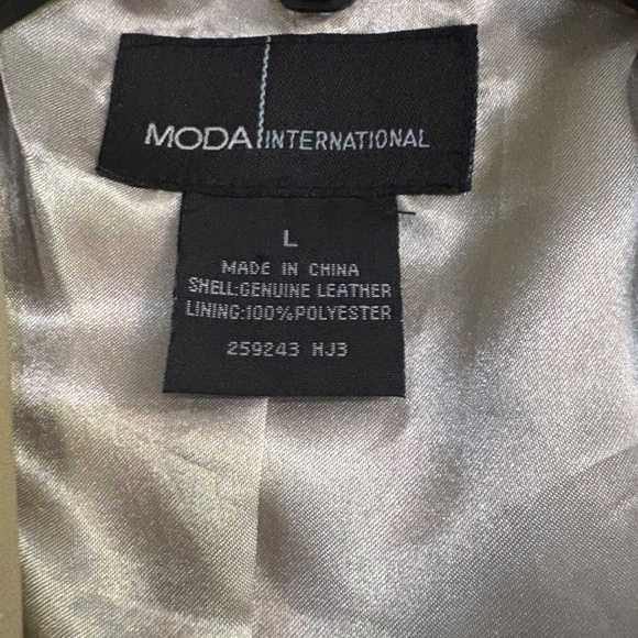 Leather jacket - Picture 2 of 5